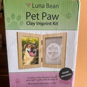 Pet Paw Clay Imprint Kit for that special pet. See pictures New